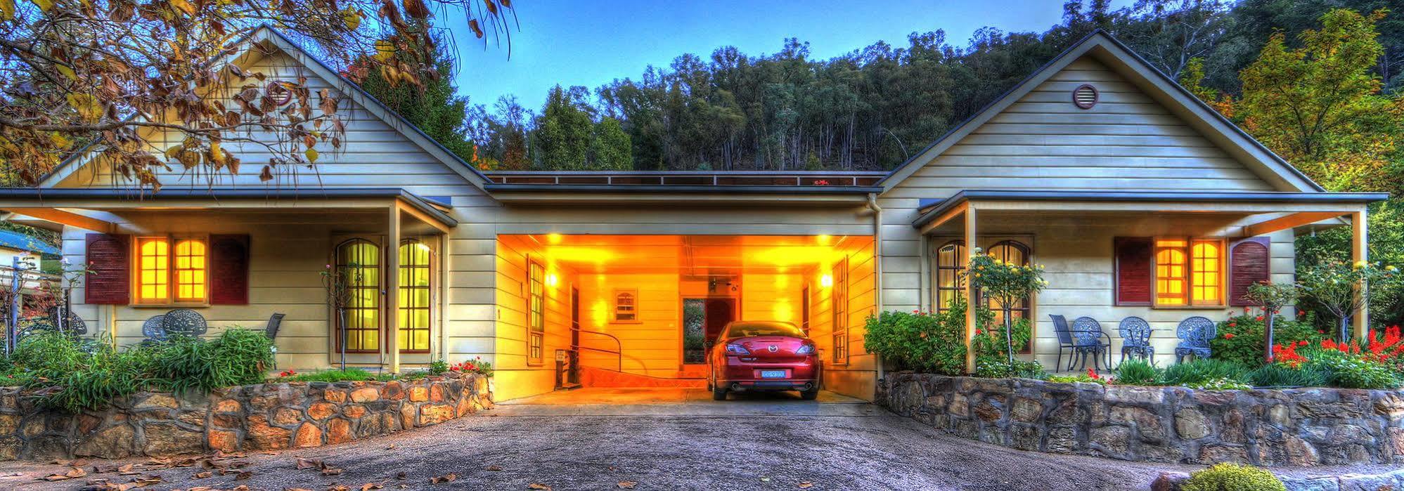 Chestnut Tree Holiday Units Bright Dış mekan fotoğraf